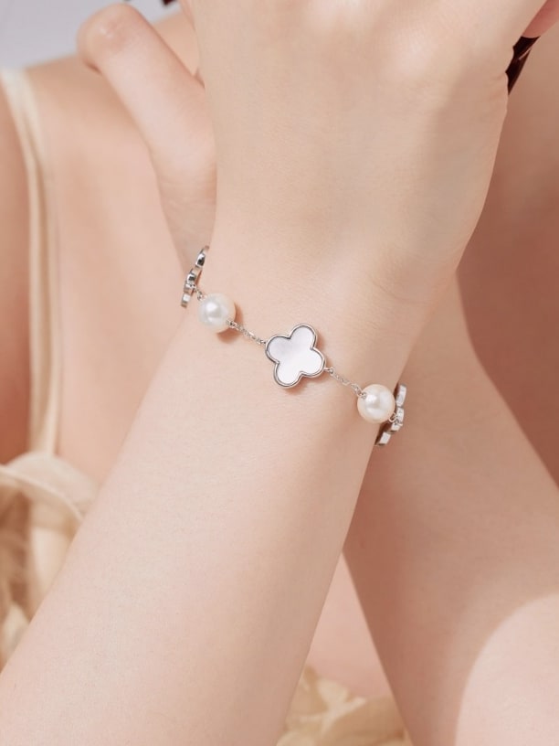 925 Sterling Silver Shell Clover Minimalist Link Bracelet Color: Platinum