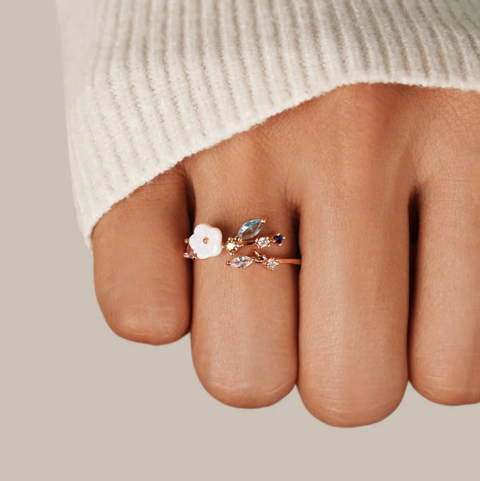 Crystal White Blossom Rings Rose Gold